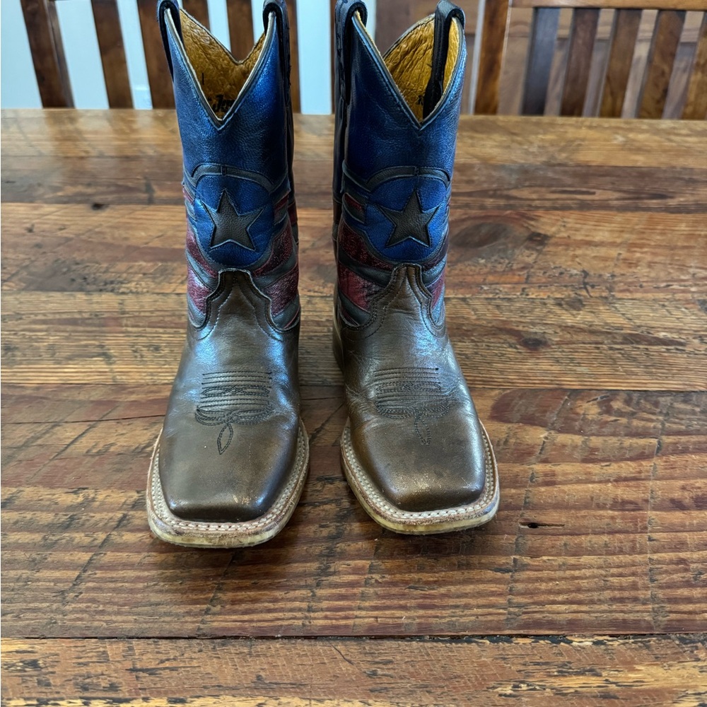 Star Design Cowboy Boots